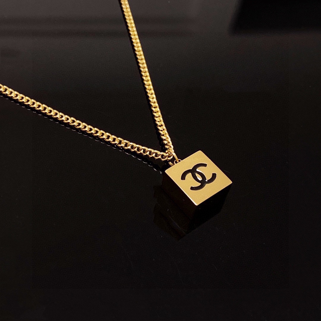 Chanel Necklaces